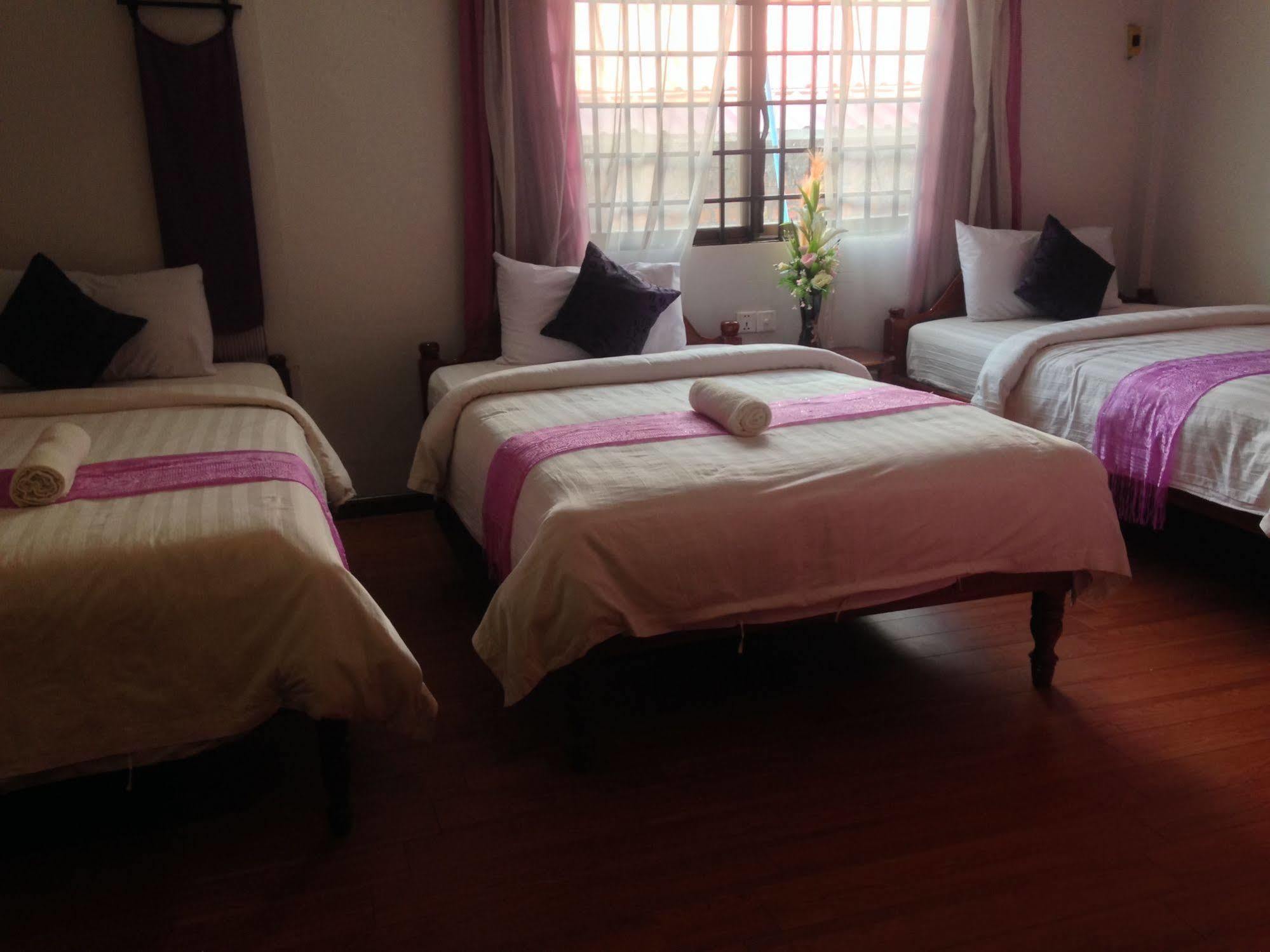 Route 66 Music Restaurant & Hostel Siem Reap Exterior photo