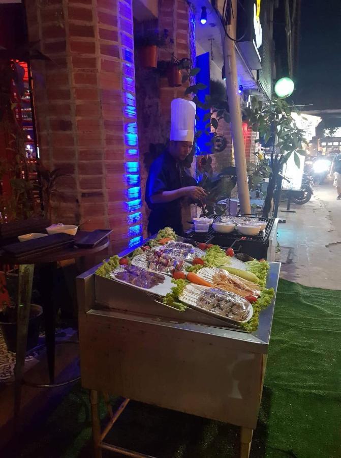 Route 66 Music Restaurant & Hostel Siem Reap Exterior photo